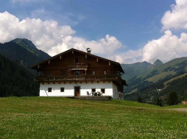 Alpenbauernhaus Vorderbrandthof Saalbach-Hinterglemm Dış mekan fotoğraf
